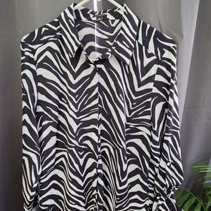 Ann Taylor Monochrome Zebra Print Top